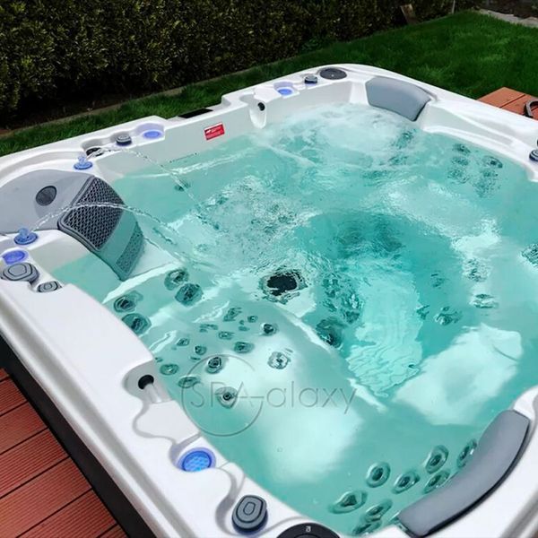 SPA pool Wellis EveRest (Hungary), 236 &times; 236 &times; 95 cm
