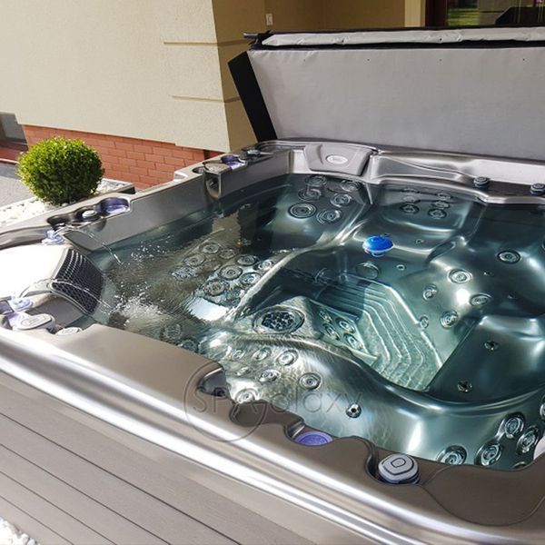 SPA pool Wellis EveRest (Hungary), 236 &times; 236 &times; 95 cm
