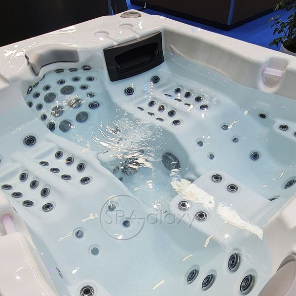 Spa бассейн Whirlcare K Luxury Edition Prestige (Германия), 215&times;180&times;84 см