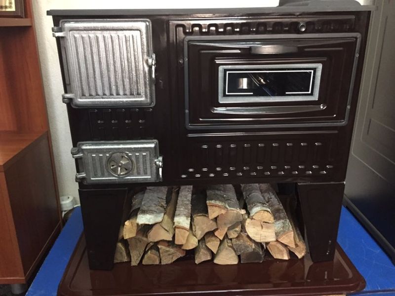 Stove-kitchen heating and cooking wood-burning "Euro bourzhujika" with oven DUVAL EK-4011
